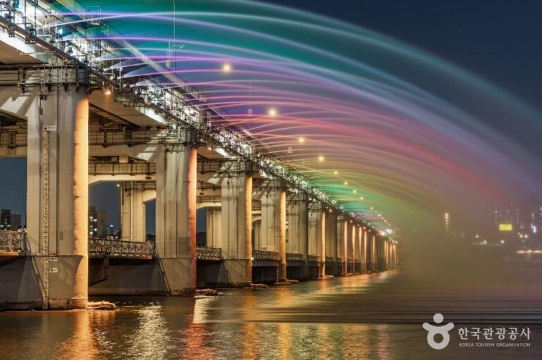 [Seoul] Banpo Bridge Rainbow Fountain (반포대교 달빛무지개분수)
