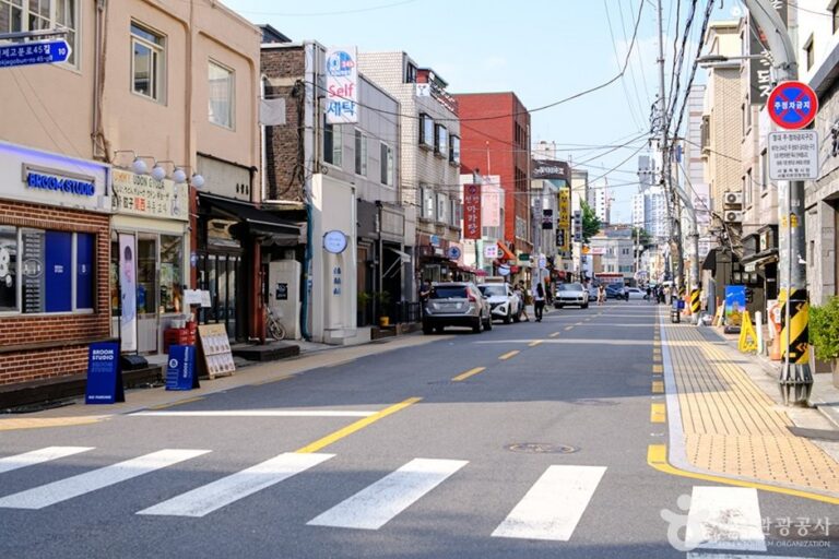 [Seoul] Songnidan-gil Street (송리단길)