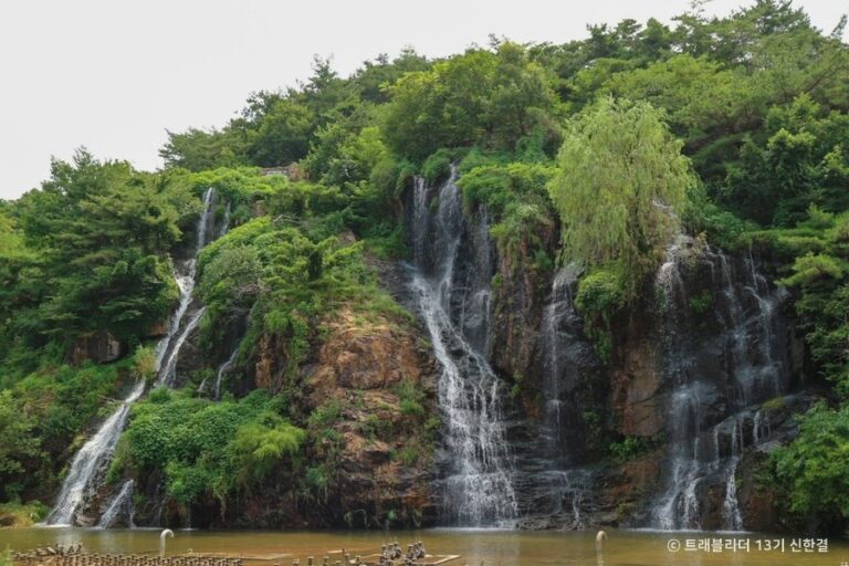 [Seoul] Hongjecheon Artificial Waterfall (홍제폭포)