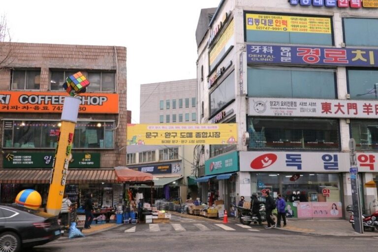 [Seoul] Dongdaemun Stationery Store Street (동대문 문구완구거리)