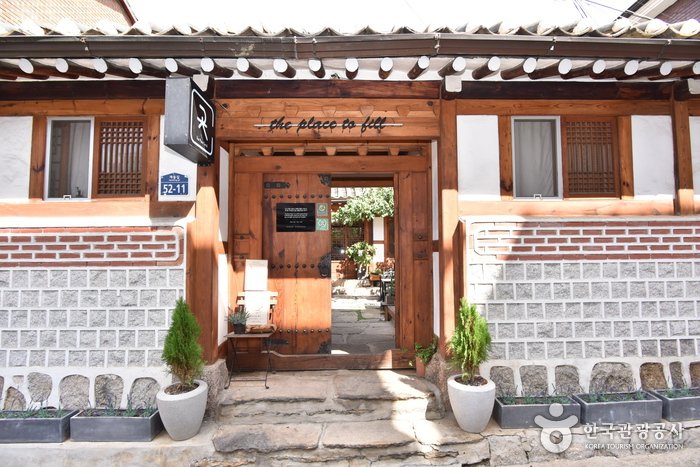 [Seoul] The Place Seoul (traditional Korean-style guesthouse) / 복합한옥공간 곳