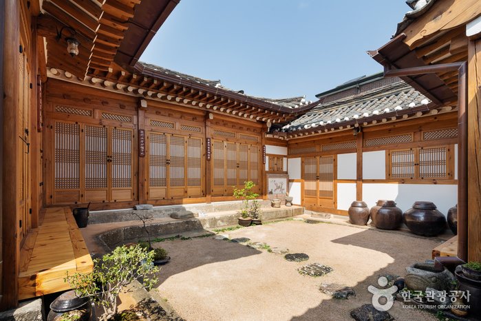 [Seoul] Hanok Guesthouse Dongchonchae (한옥 게스트하우스 동촌재)
