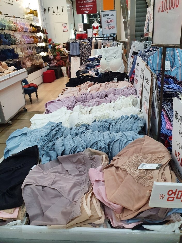 [Seoul] Elle – Lotte Factory Gasan Branch [Tax Refund Shop] (엘르 롯데팩토리 가산)