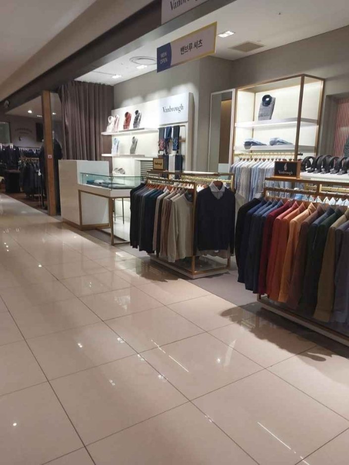 [Seoul] Vanbrough Shirts [Tax Refund Shop] (밴브루셔츠)