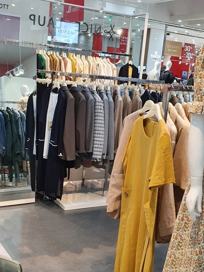[Seoul] Nice Claup – Lotte Factory Gasan Branch [Tax Refund Shop] (나이스크랍 롯데팩토리 가산)