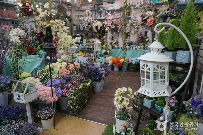 [Seoul] Goto Mall – Gangnam Terminal Underground Shopping Center (고투몰 (강남터미널 지하도상가))