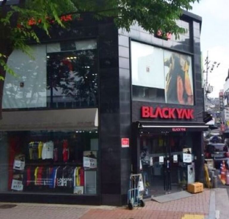 [Seoul] Black Yak – Jongno Branch [Tax Refund Shop] (블랙야크 종로)