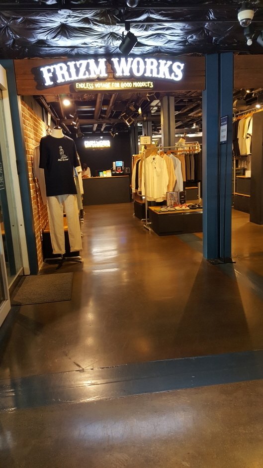 [Seoul] Frizmworks – COMMON GROUND Branch [Tax Refund Shop] (프리즘웍스 건대커먼그라운드)