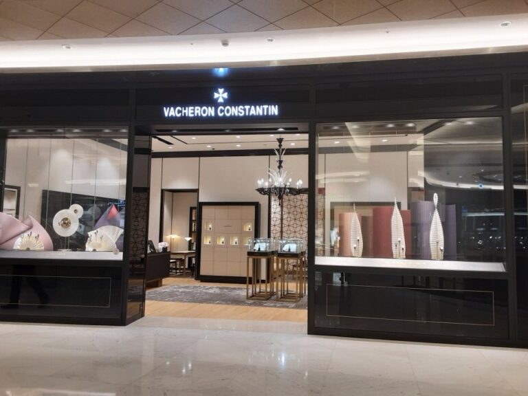 [Seoul] Vacheron Constantin – Lotte World Tower Branch [Tax Refund Shop] (바쉐론콘스탄틴 롯데 월드타워점)