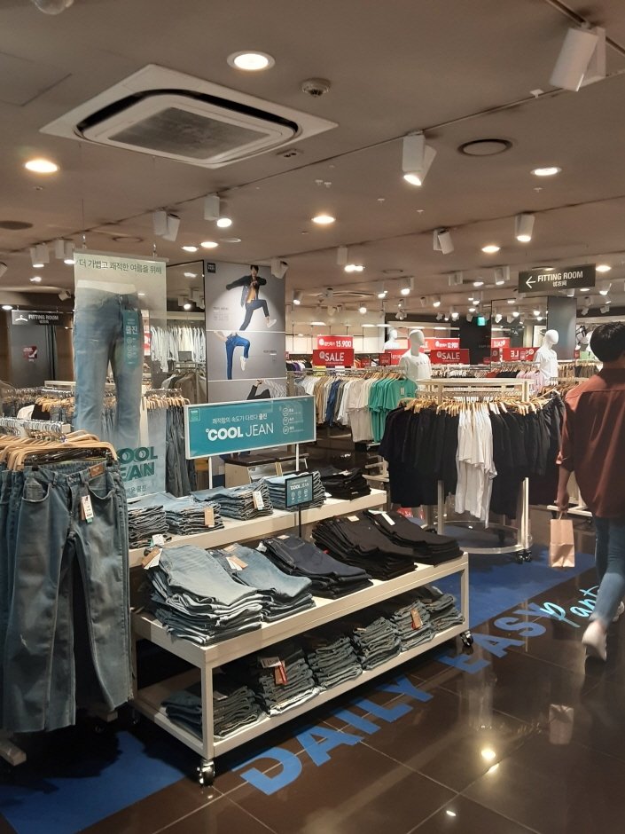 [Seoul] EW Spao – Myeong-dong Branch [Tax Refund Shop] (EW 스파오 명동)