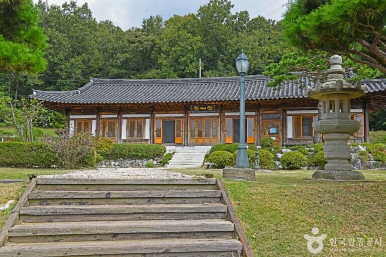 [Incheon] Lotus Lantern International Meditation Center (연등국제선원)