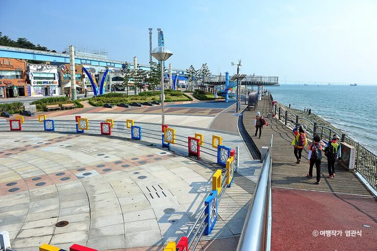 [Incheon] Wolmi Culture Street & Moonlight Music Fountain (월미문화의거리 & 달빛음악분수)