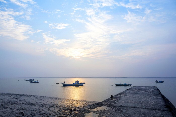 [Incheon] Donggeomdo (Trail, Campground, Art Cinematheque) (동검도(나들길,캠핑,예술극장))