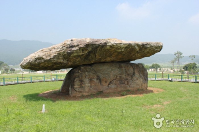 [Incheon] Dolmen in Bugeun-ri [UNESCO World Heritage] (강화 고인돌 유적 [유네스코 세계문화유산])