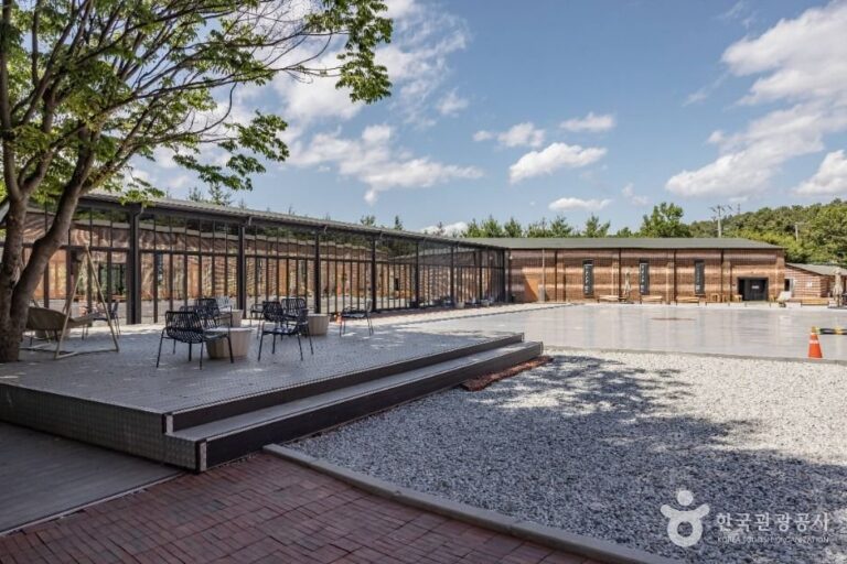 [Incheon] ARTFACTORY CHARMGIROOM (아트팩토리 참기름)