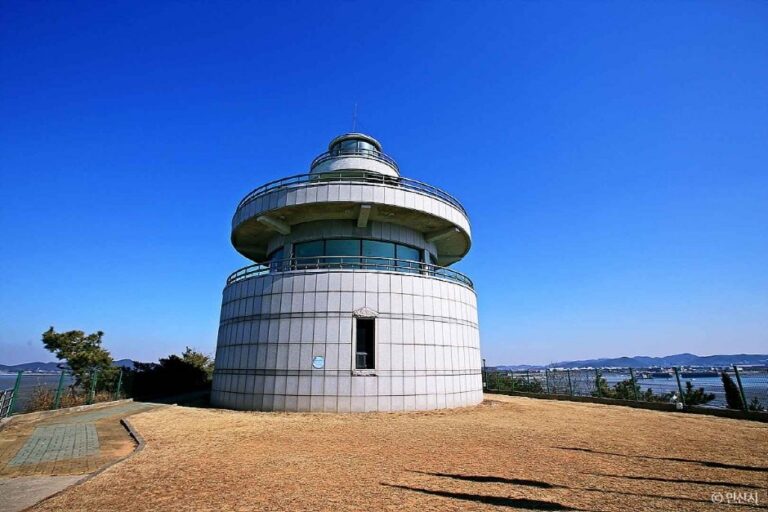 [Gyeonggi-do] Nueseom Lighthouse Observatory (누에섬 등대전망대)