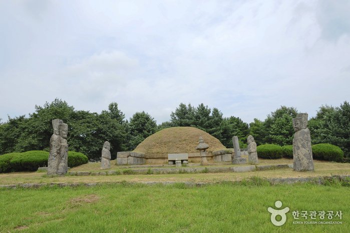 [Gyeonggi-do] Tomb of Hwang Hui (황희정승묘)