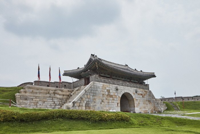 [Gyeonggi-do] Changnyongmun Gate (창룡문)