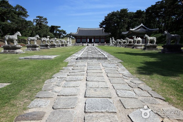 [Gyeonggi-do] Hongneung and Yureung Royal Tombs [UNESCO World Heritage] (남양주 홍릉(고종과 명성황후)과 유릉(순종과 순명,순정 황후) [유네스코 세계문화유산])