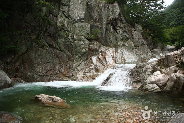 [Gyeonggi-do] Jungwonpokpo Falls (중원폭포)