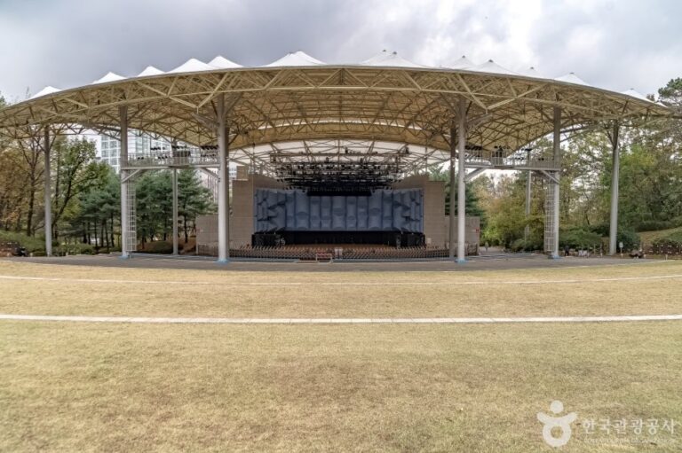 [Gyeonggi-do] Seongnam Outdoor Theater (성남시 야외공연장)