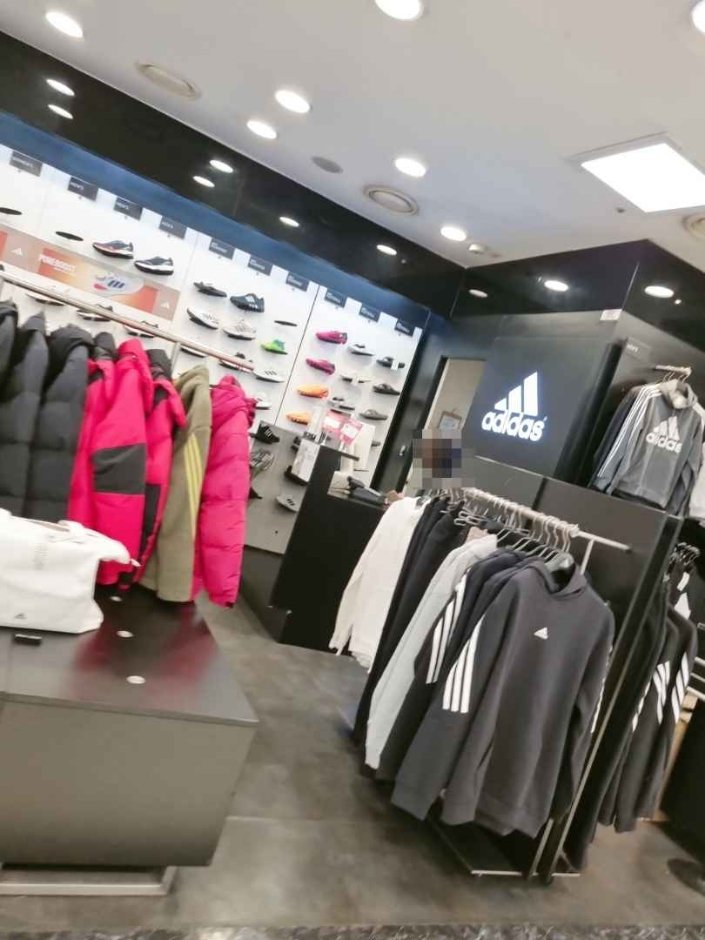 [Gyeonggi-do] Adidas – Newcore Sanbon Branch [Tax Refund Shop] (아디다스 뉴코아 산본점)