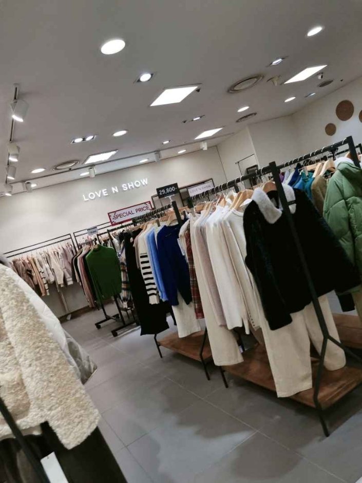 [Gyeonggi-do] Love N Show – Newcore Pyeongchon Branch [Tax Refund Shop] (러브앤쇼 뉴코아 평촌)