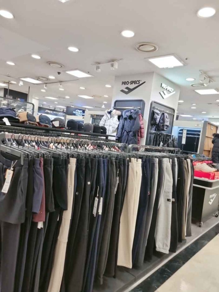 [Gyeonggi-do] Pro – Newcore Sanbon Branch [Tax Refund Shop] (프로스펙스 뉴코아 산본점)