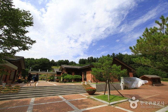 [Gangwon-do] Lee Hyo-seok Memorial Hall (이효석 문학관)