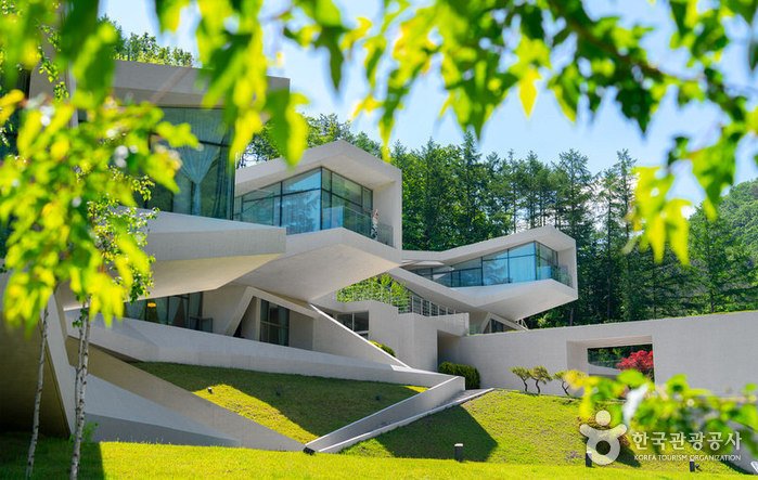 [Gangwon-do] U Retreat (유리트리트)