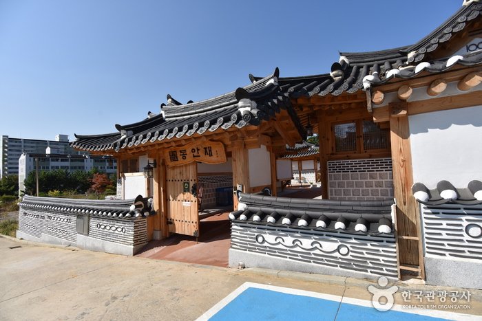 [Gangwon-do] Donganjae (동해한옥 동안재)