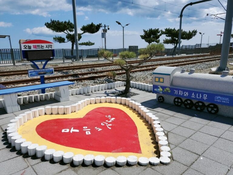 [Gangwon-do] Jeongdongjin Station (정동진역)