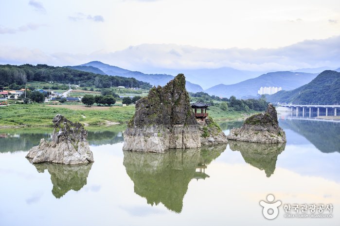 [Chungcheongbuk-do] Dodamsambong Peaks (도담삼봉)