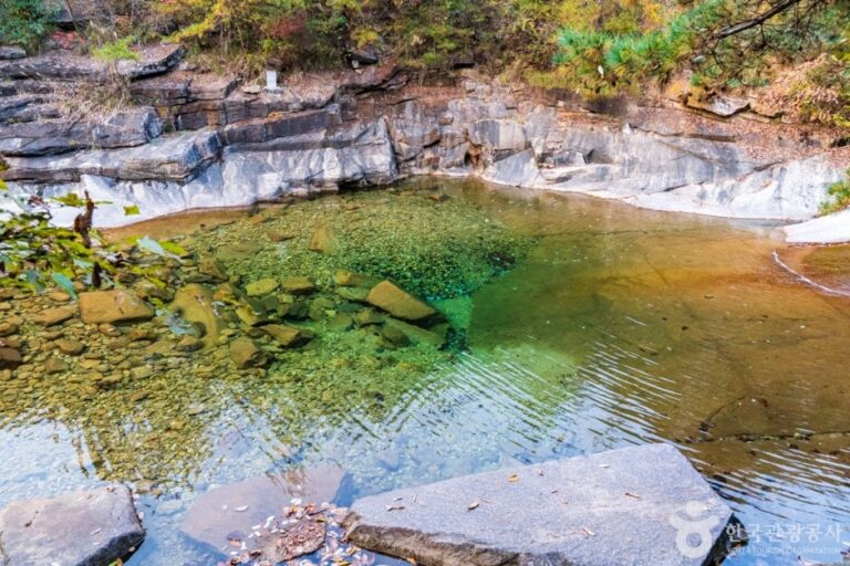 [Chungcheongbuk-do] Neungganggyegok Valley, Eoreumgol Valley (능강계곡, 얼음골)