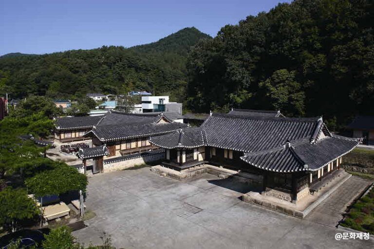 [Chungcheongbuk-do] Goesan Historic House of Song Byeong-il (괴산 송병일 고택)