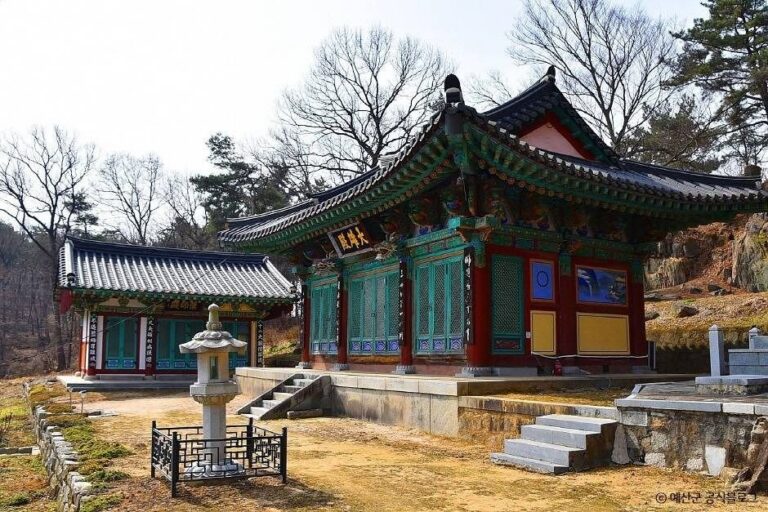 [Chungcheongnam-do] Yesan Hwaamsa Temple (화암사 (예산)