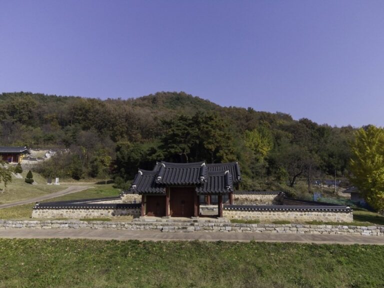 [Chungcheongnam-do] Historic Site Related to Seong Sam-mun (성삼문선생유허지)