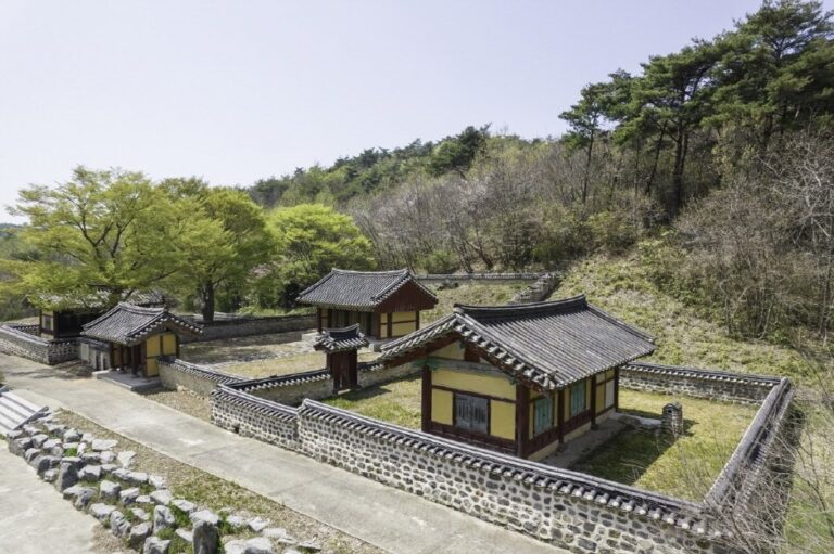 [Chungcheongnam-do] Yanggoksa Shrine (양곡사)