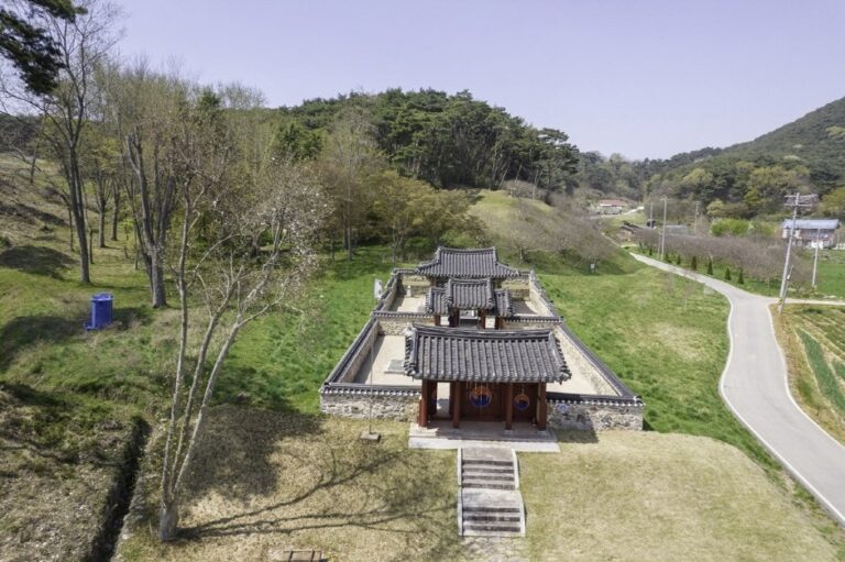 [Chungcheongnam-do] Chuyangsa Shrine (추양사)