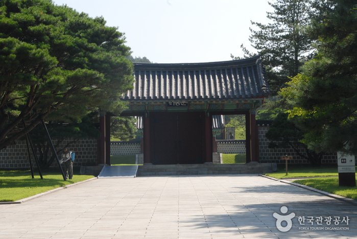 [Chungcheongnam-do] Tomb of Seven Hundred Patriotic Martyrs (Geumsan) (금산 칠백의총)