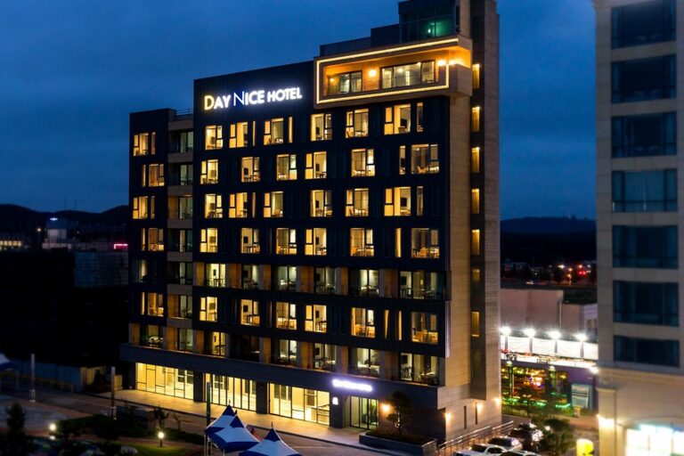 [Chungcheongnam-do] Daynicehotel / 데이나이스호텔((유)데이나이스호텔)