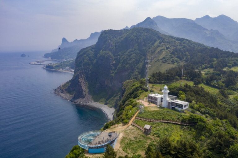 [Gyeongsangbuk-do] Taeha Coastal Trail and Daepunggam Cliff (태하 해안산책로 및 대풍감 (울릉도, 독도 국가지질공원))