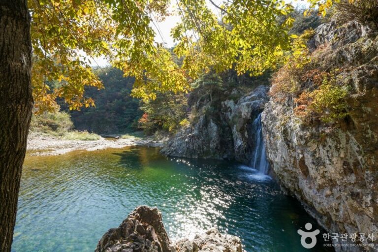 [Gyeongsangbuk-do] Janggakpokpo Falls (장각폭포)
