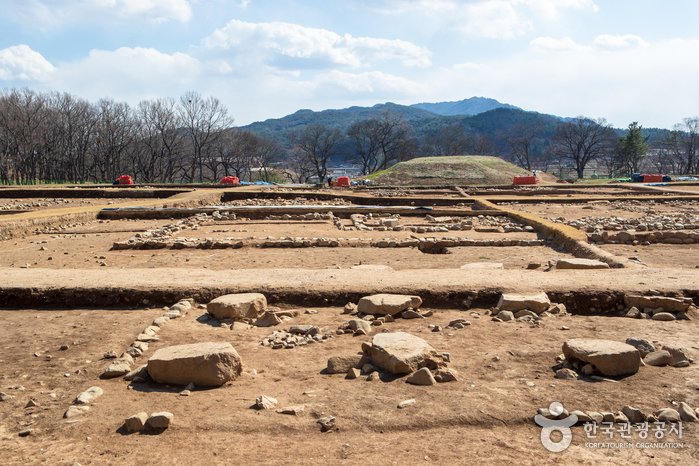 [Gyeongsangbuk-do] Gyeongju Wolseong Palace Site (Banwolseong Fortress) (경주 월성(반월성))