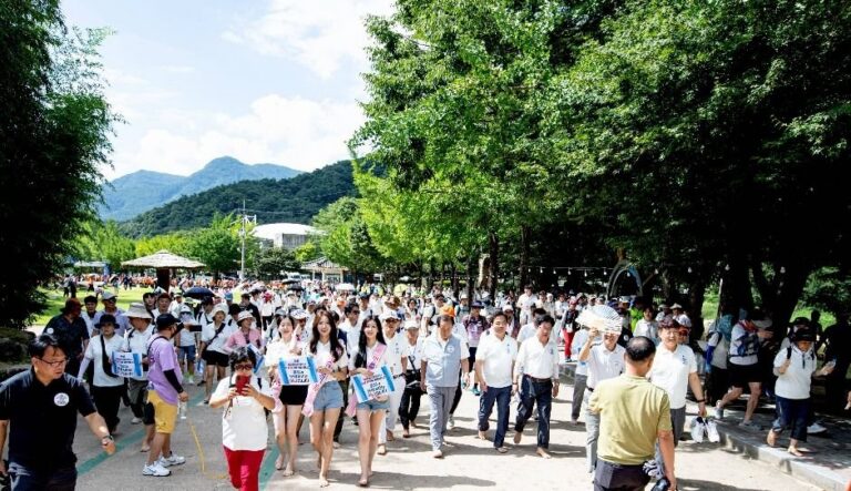[Gyeongsangbuk-do] Mungyeong Saejae Bare-foot Walking Festival (오감만족 문경새재맨발페스티벌)