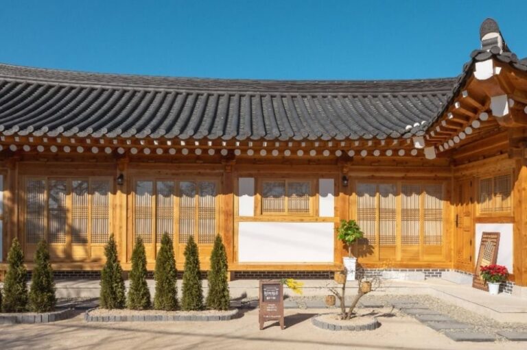 [Gyeongsangbuk-do] Cheongjae Hanok (청재한옥)