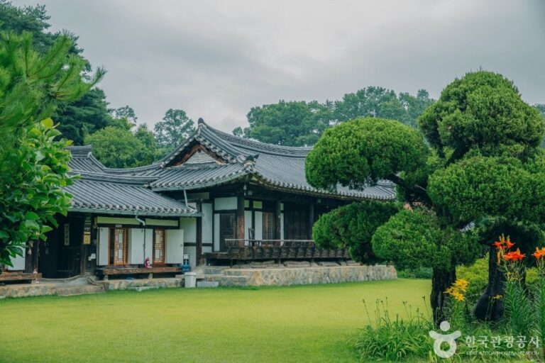 [Gyeongsangbuk-do] Hakbongjongtaek (학봉종택)