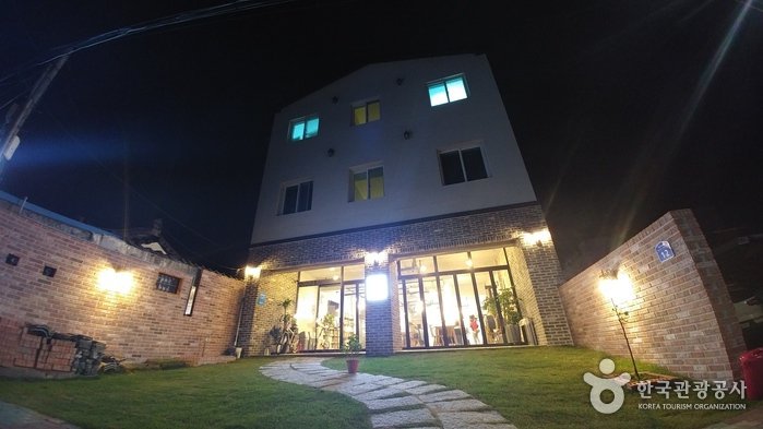 [Gyeongsangbuk-do] ALLEY HOSTEL & GUESTHOUSE (앨리게스트하우스)