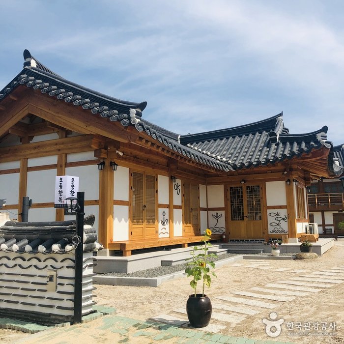 [Gyeongsangbuk-do] Gyeongju Oreung Hanok (경주오릉한옥)