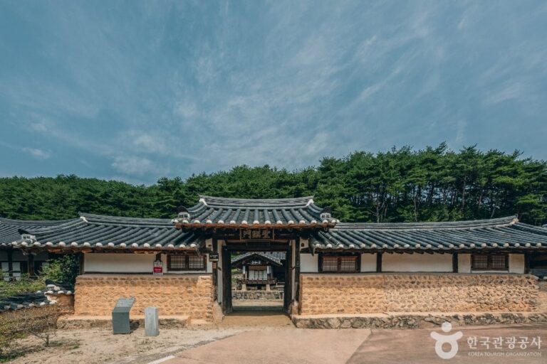 [Gyeongsangbuk-do] Nosongjeong Head House (노송정종택(퇴계생가))